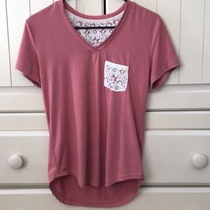 Mauve v neck t shirt with lace pocket